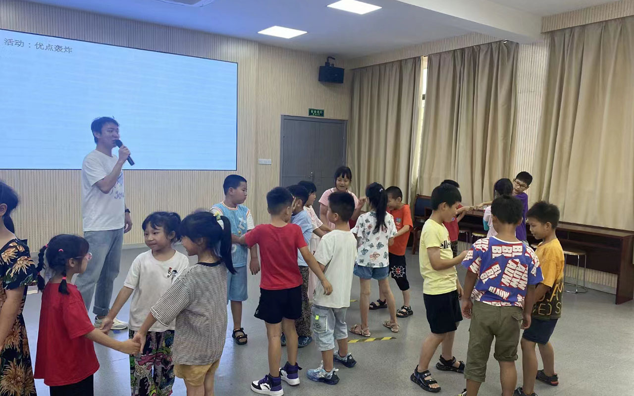 阳春龙观乡中心学校